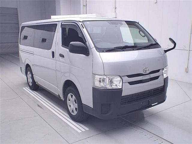 TOYOTA REGIUS ACE