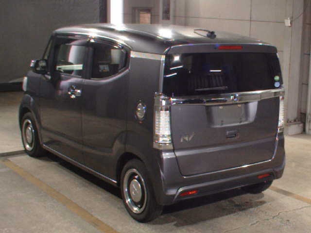 HONDA N-BOX SLASH