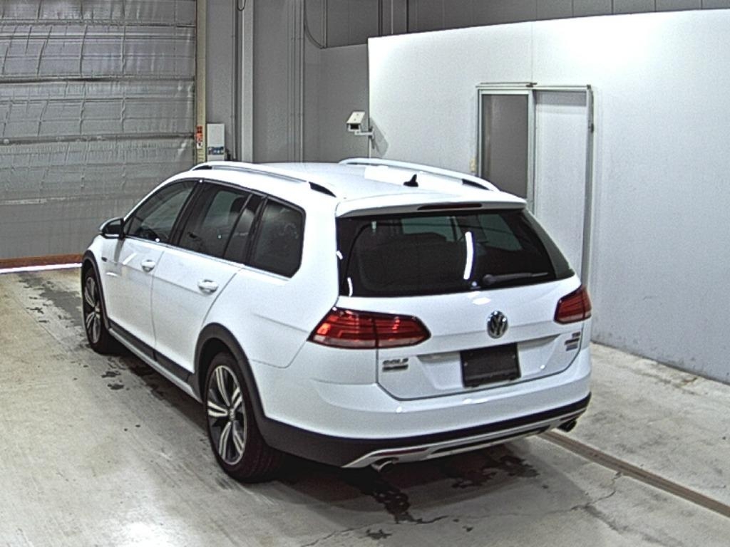 VOLKSWAGEN GOLF ALLTRACK