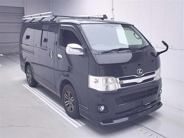 TOYOTA REGIUS ACE