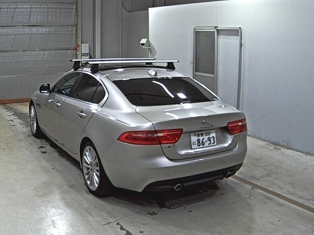 JAGUAR XE