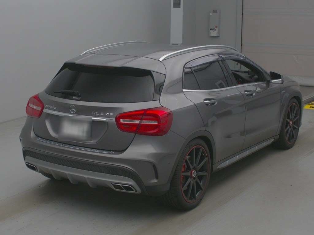 MERCEDES BENZ AMG GLA