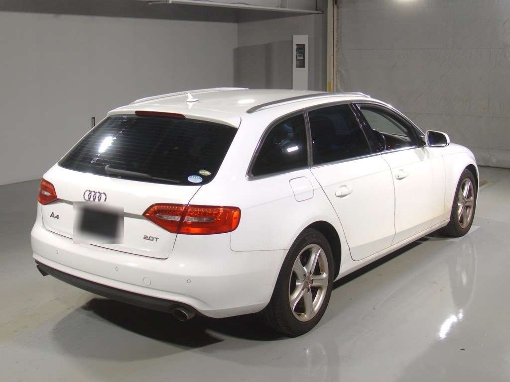 AUDI A4 AVANTE