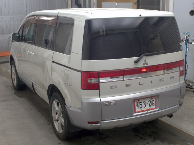 MITSUBISHI DELICA D:5
