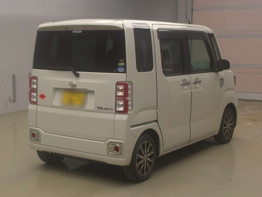 DAIHATSU WAKE