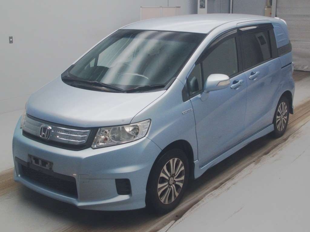 HONDA FREED SPIKE HYBRID