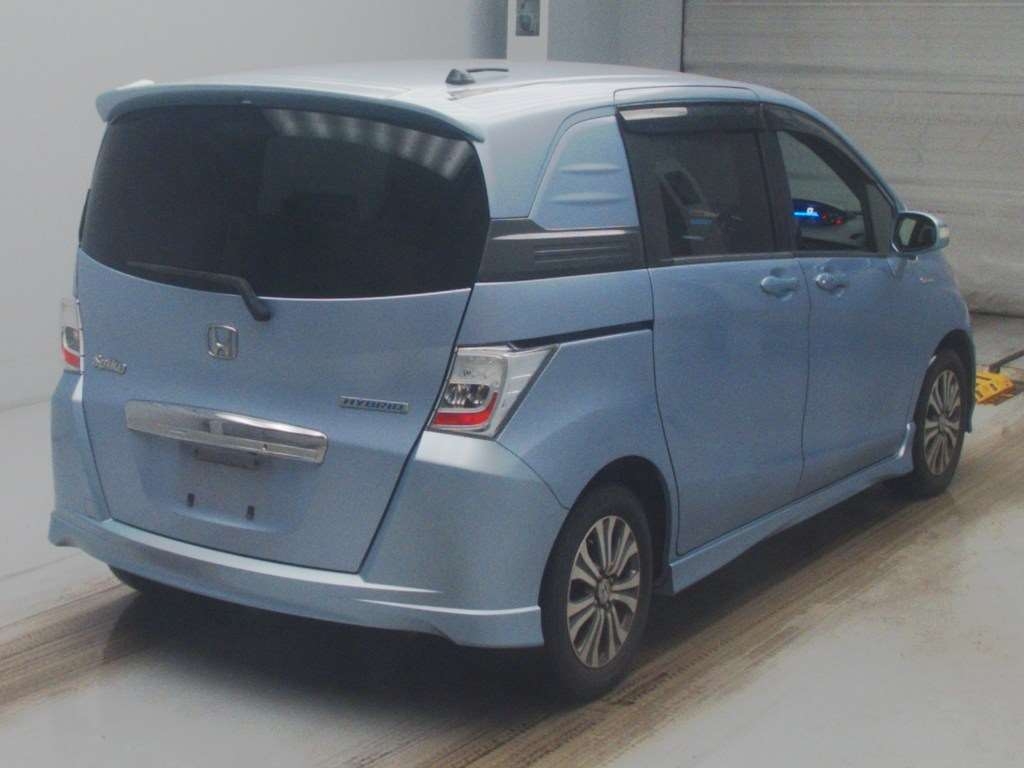 HONDA FREED SPIKE HYBRID