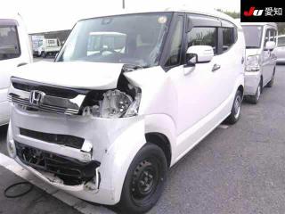 HONDA N-BOX SLASH