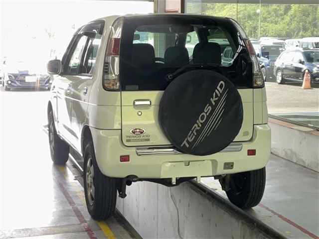 DAIHATSU TERIOS KID