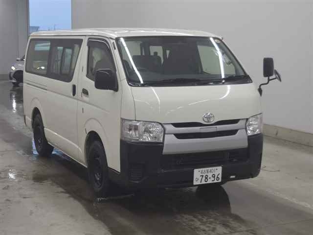 TOYOTA HIACE VAN