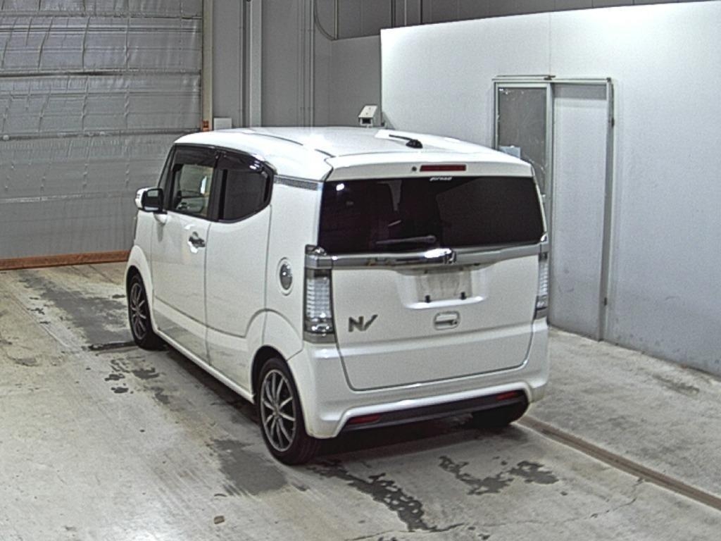 HONDA N-BOX SLASH