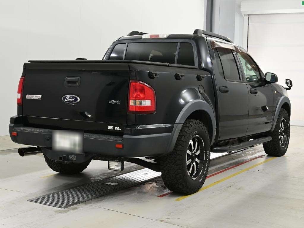 FORD EXPLORER SPORT TRACK