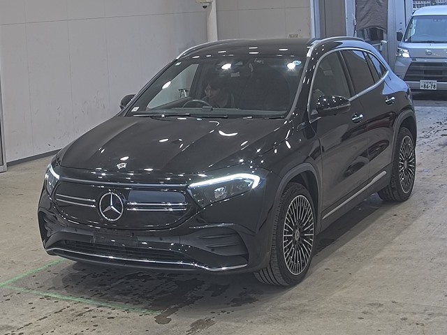 MERCEDES BENZ EQA