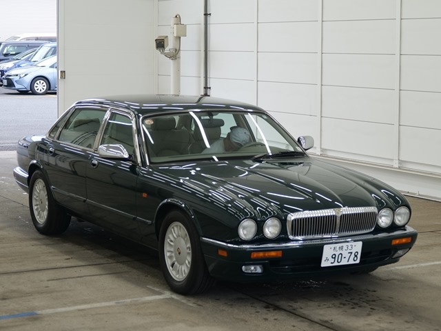DAIMLER DOUBLE SIX