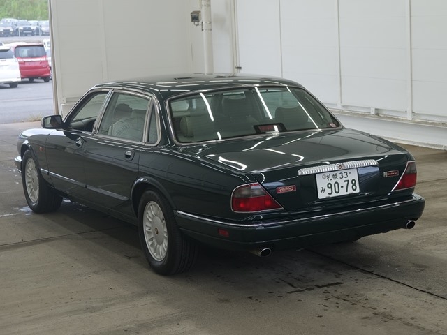 DAIMLER DOUBLE SIX