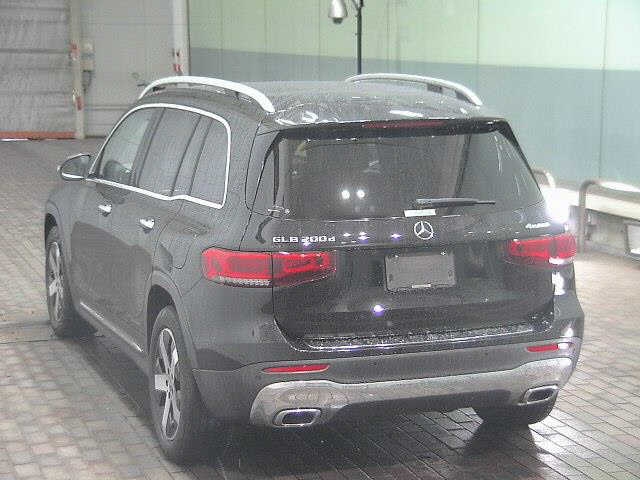 MERCEDES BENZ GLB