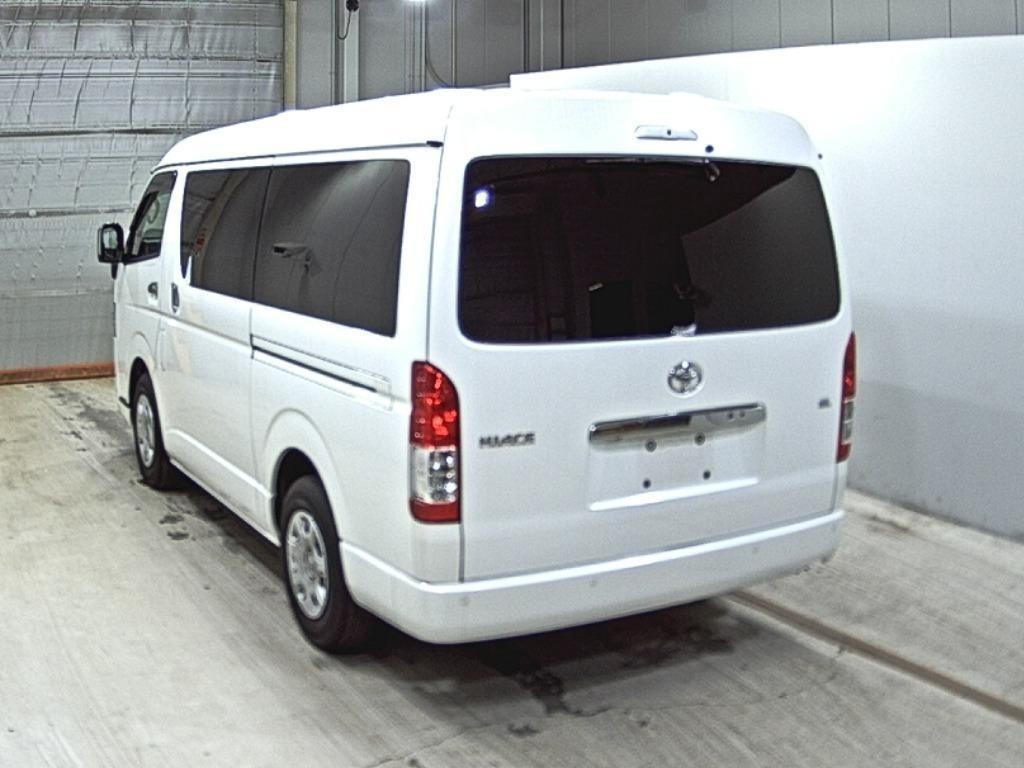 TOYOTA HIACE WAGON