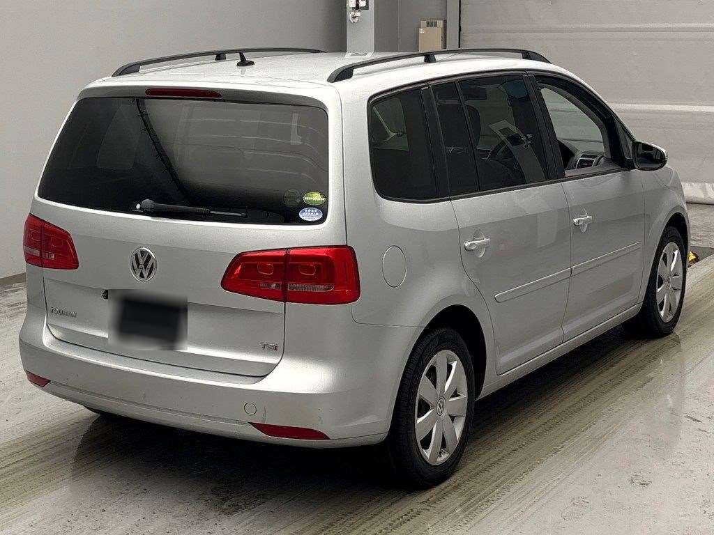 VOLKSWAGEN GOLF TOURAN