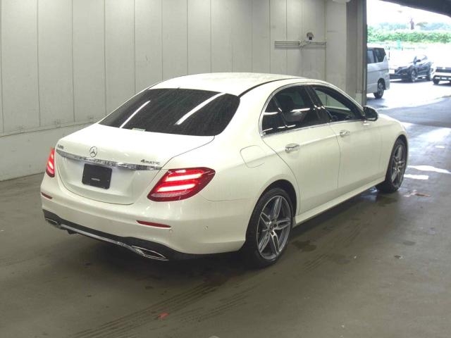 MERCEDES BENZ E CLASS