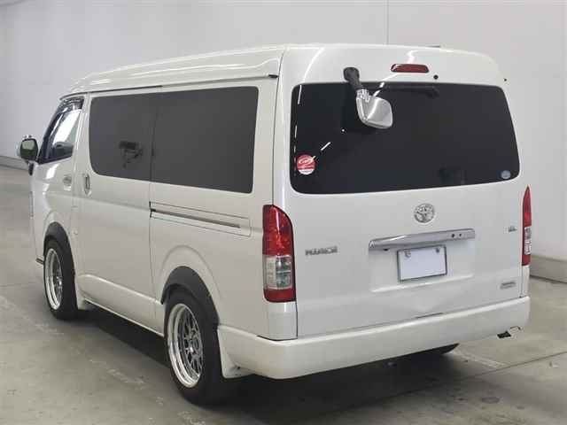 TOYOTA HIACE WAGON