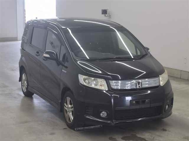 HONDA FREED SPIKE HYBRID