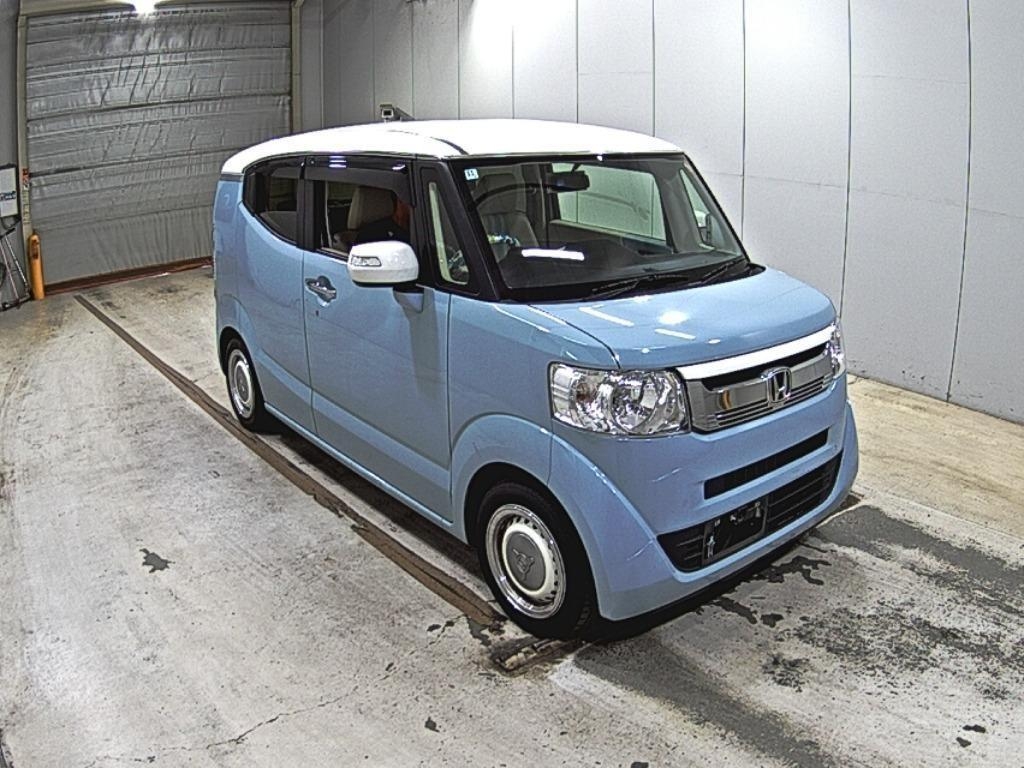 HONDA N-BOX SLASH