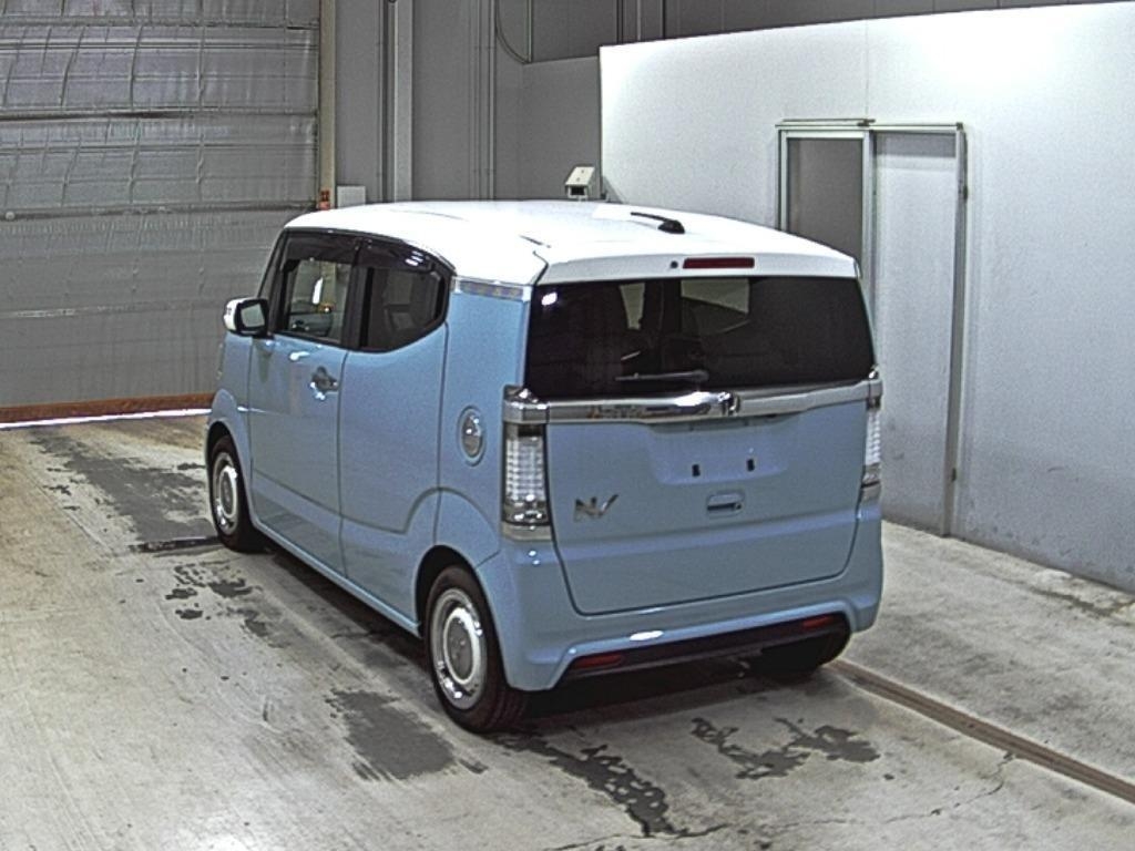 HONDA N-BOX SLASH