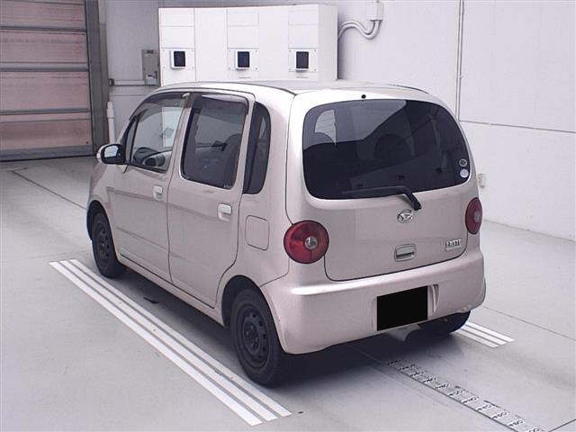 DAIHATSU MOVE LATTE