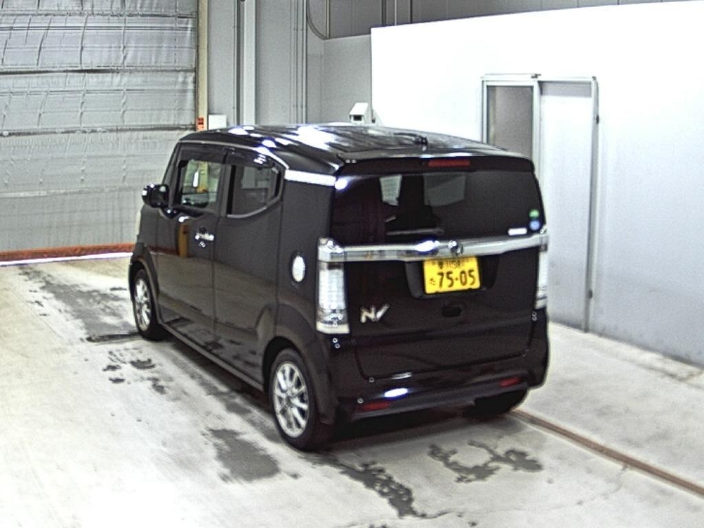 HONDA N-BOX SLASH