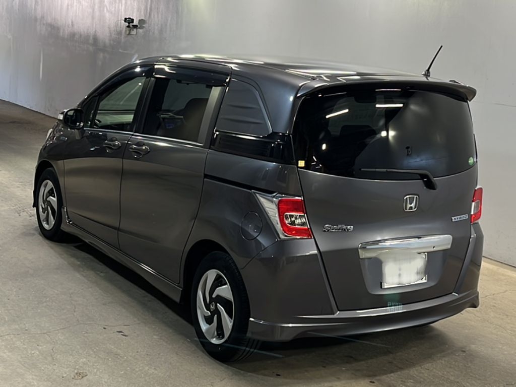 HONDA FREED SPIKE HYBRID