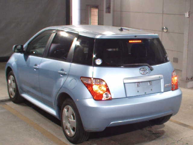 TOYOTA IST