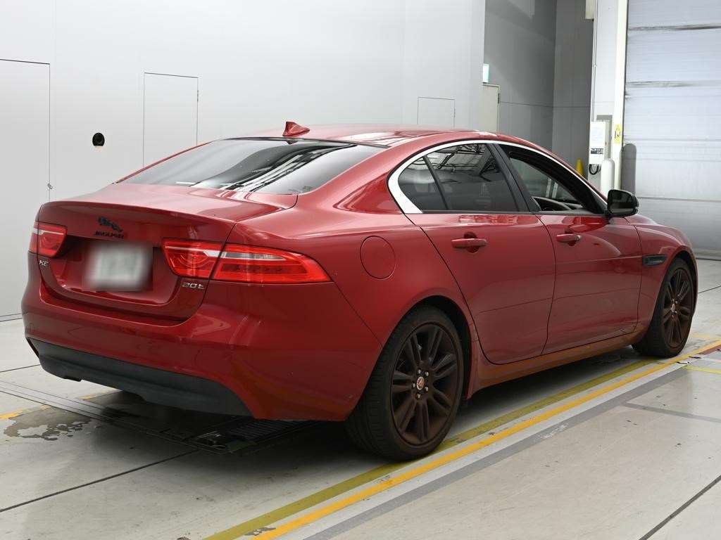 JAGUAR XE