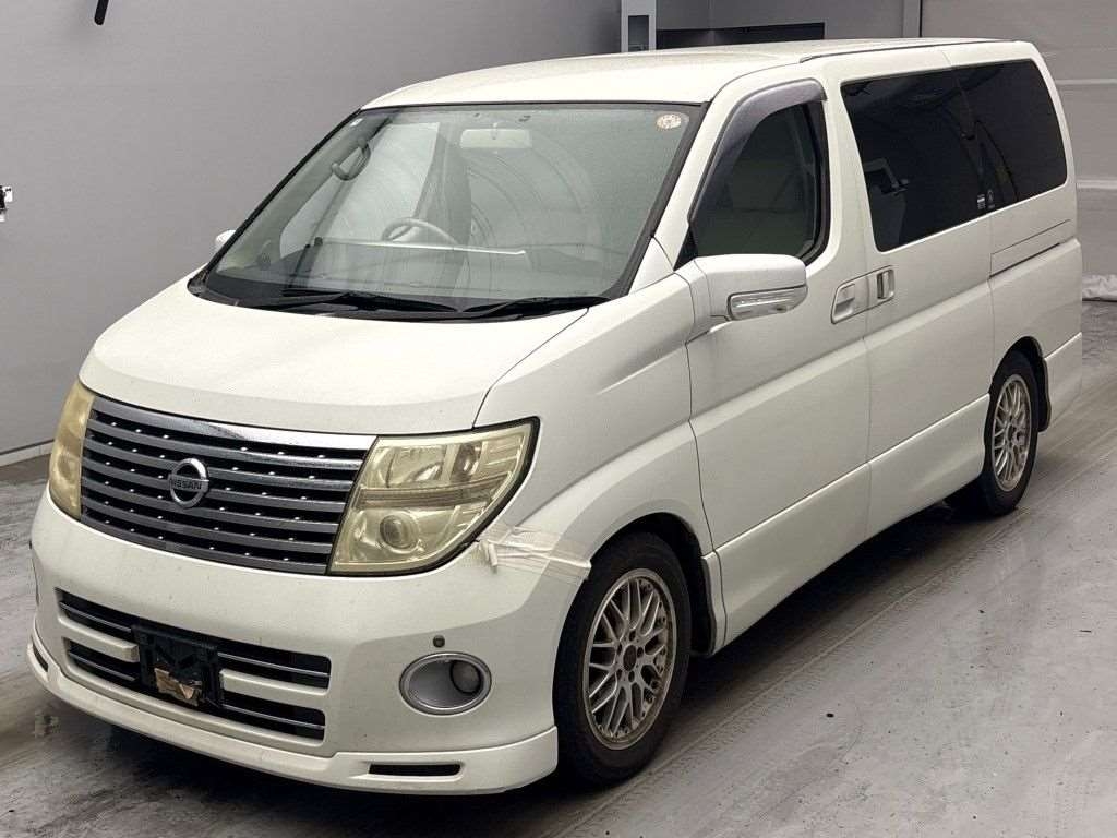 NISSAN ELGRAND