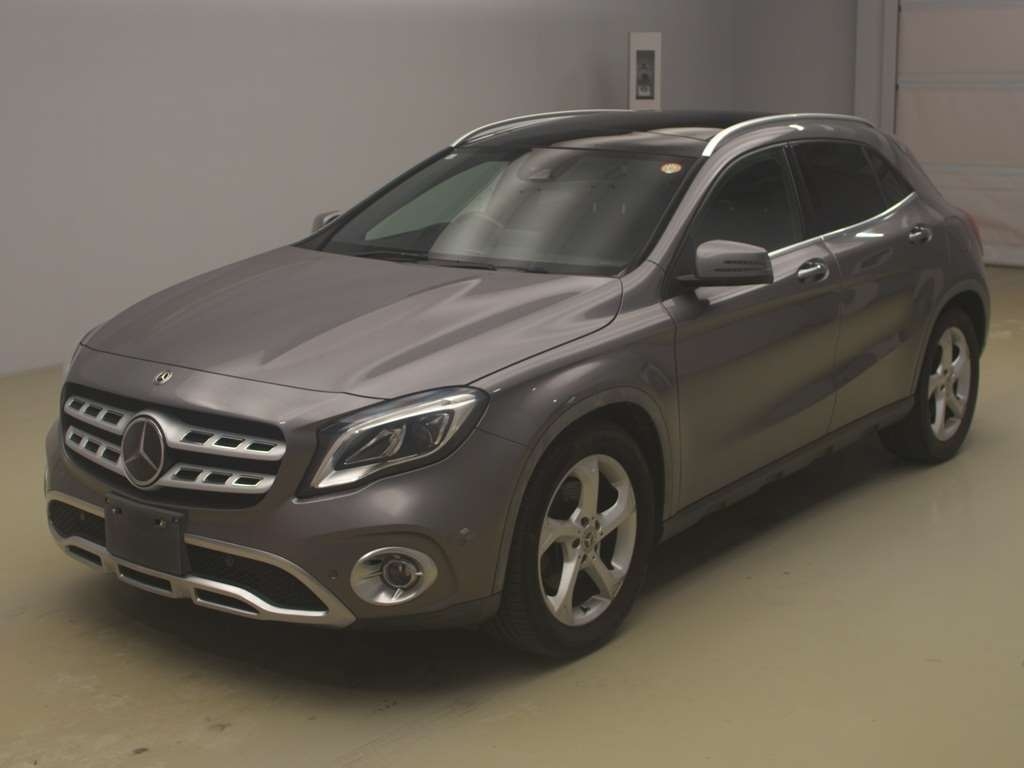 MERCEDES BENZ GLA