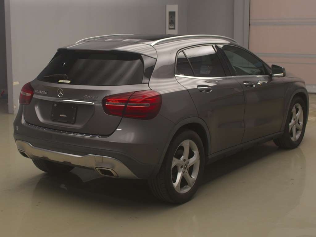 MERCEDES BENZ GLA