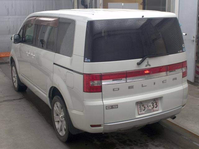 MITSUBISHI DELICA D:5