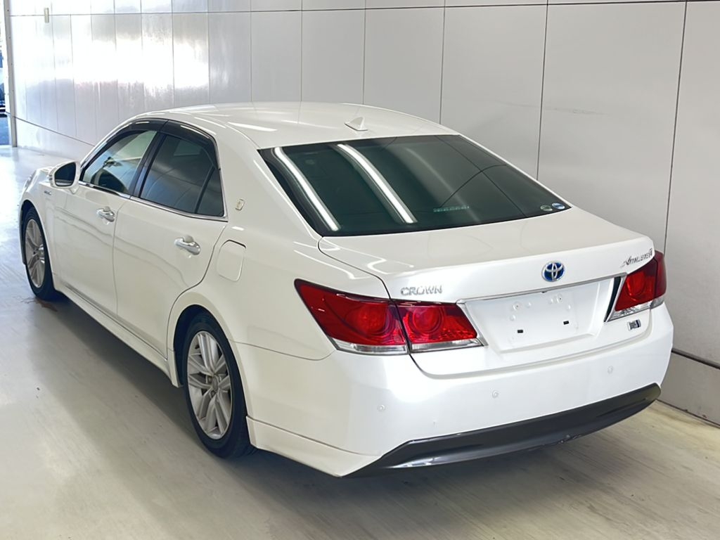 TOYOTA CROWN HYBRID