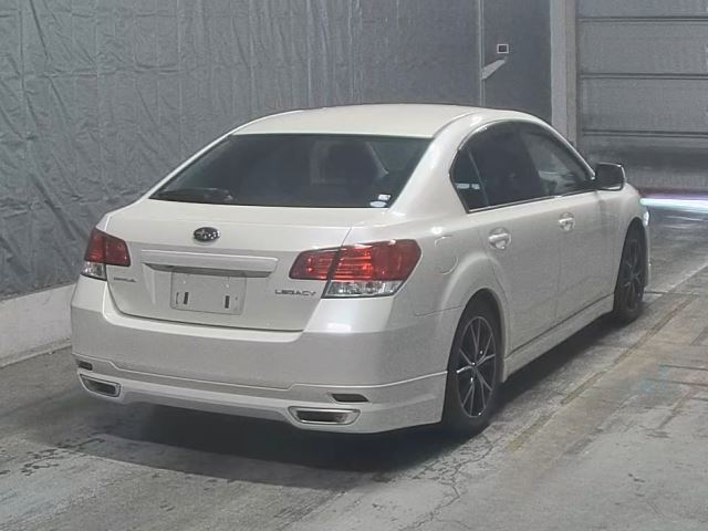 SUBARU LEGACY B4