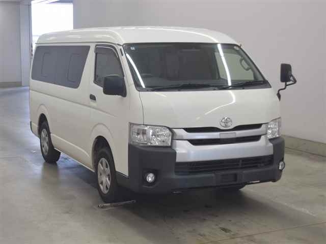 TOYOTA HIACE WAGON
