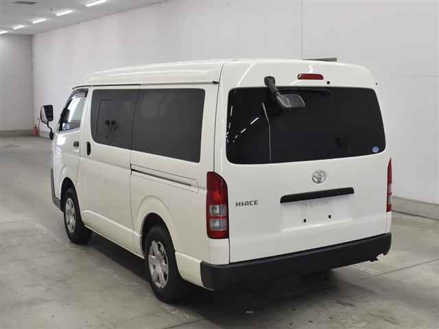 TOYOTA HIACE WAGON