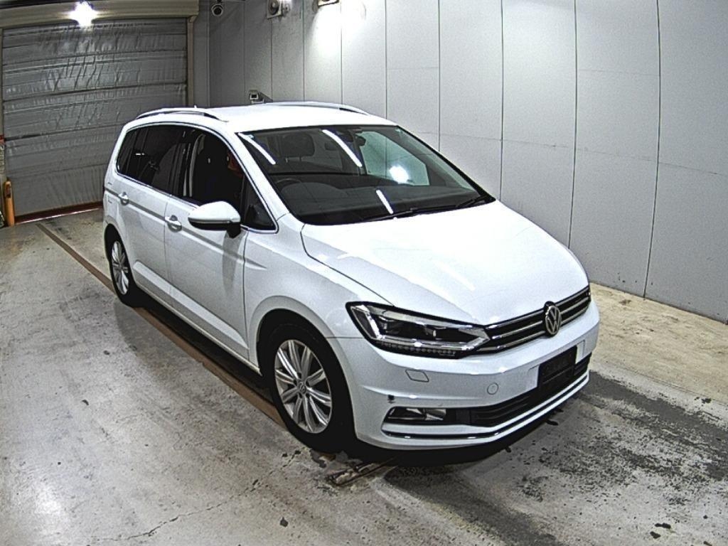 VOLKSWAGEN GOLF TOURAN