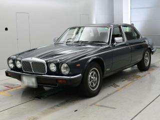 DAIMLER DOUBLE SIX