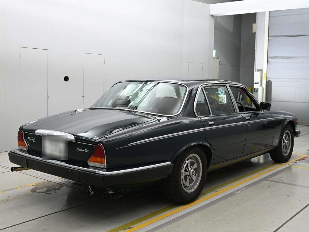 DAIMLER DOUBLE SIX