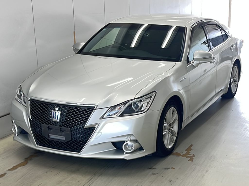 TOYOTA CROWN HYBRID