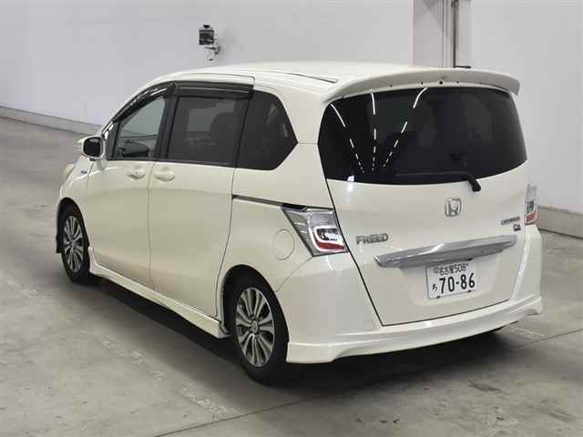 HONDA FREED HYBRID