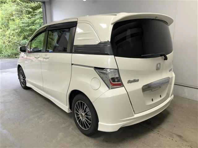 HONDA FREED SPIKE