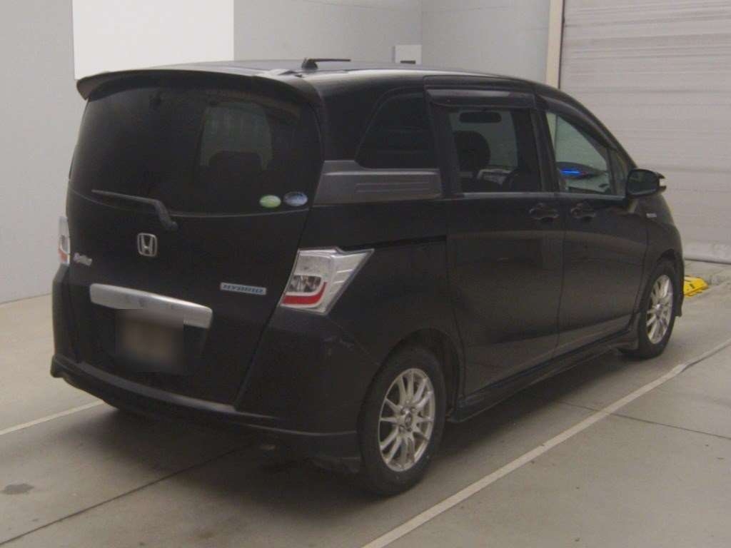 HONDA FREED SPIKE HYBRID