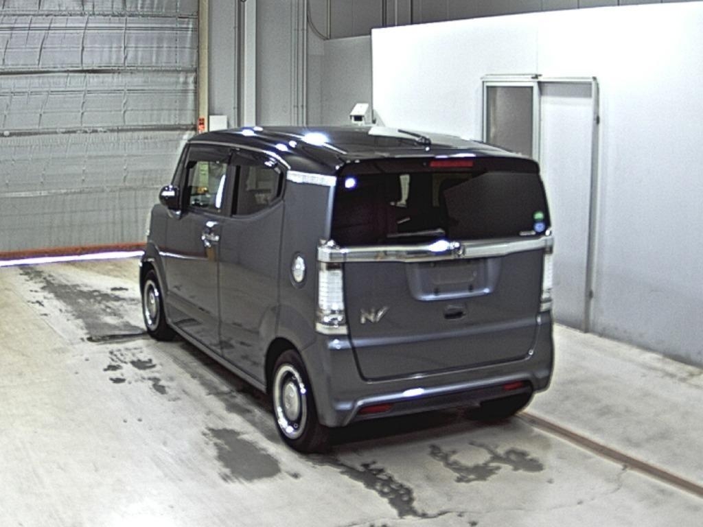 HONDA N-BOX SLASH