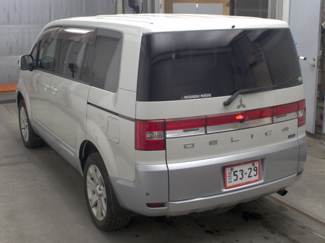 MITSUBISHI DELICA D:5