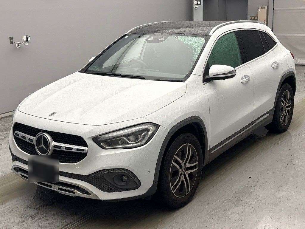 MERCEDES BENZ GLA